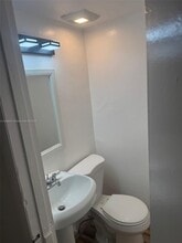 1821 NE 168th St in North Miami Beach, FL - Building Photo - Building Photo