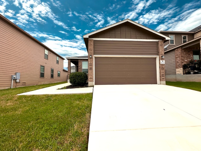 property at 1533 Overlook Cv