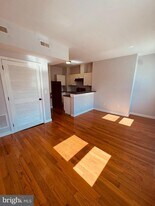 221 Market St in Camden, NJ - Building Photo