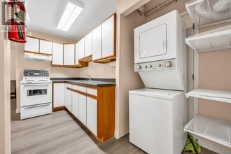 1289 Lincoln Dr in Port Coquitlam, BC - Building Photo - Building Photo