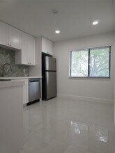 9557 NW 2nd Pl in Coral Springs, FL - Foto de edificio - Building Photo