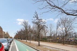 160 Prospect Park W in Brooklyn, NY - Building Photo - Building Photo