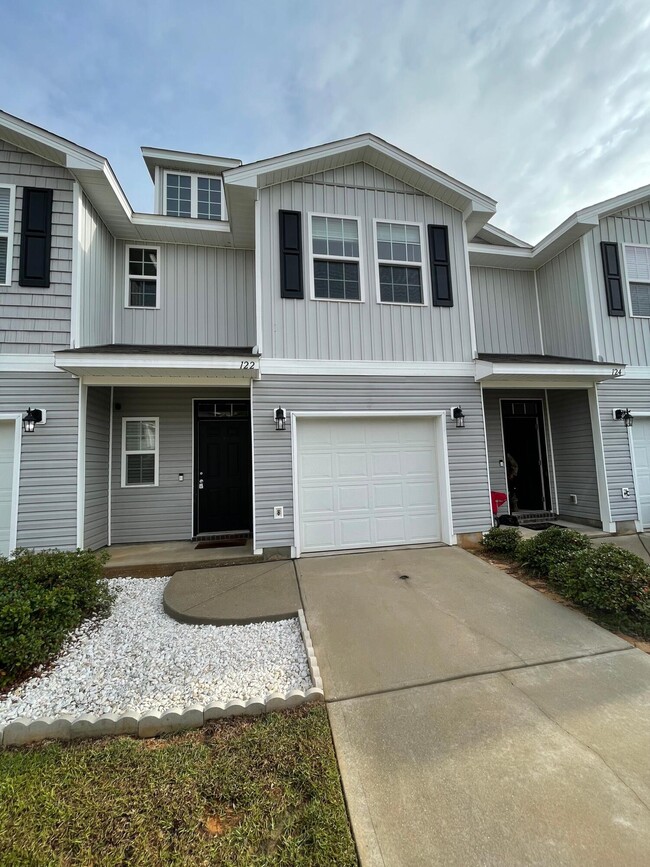 property at 122 Iron Horse Dr E