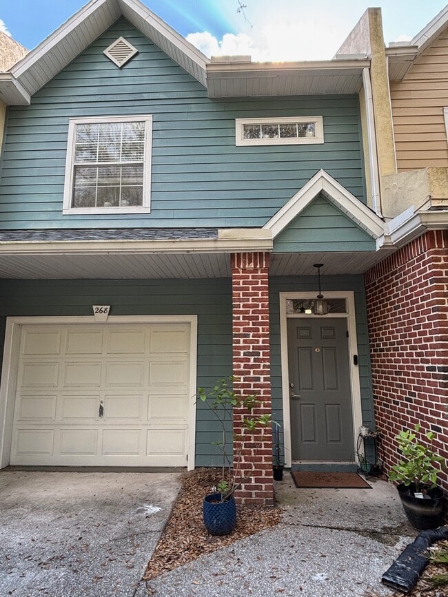 268 NW 50th Blvd