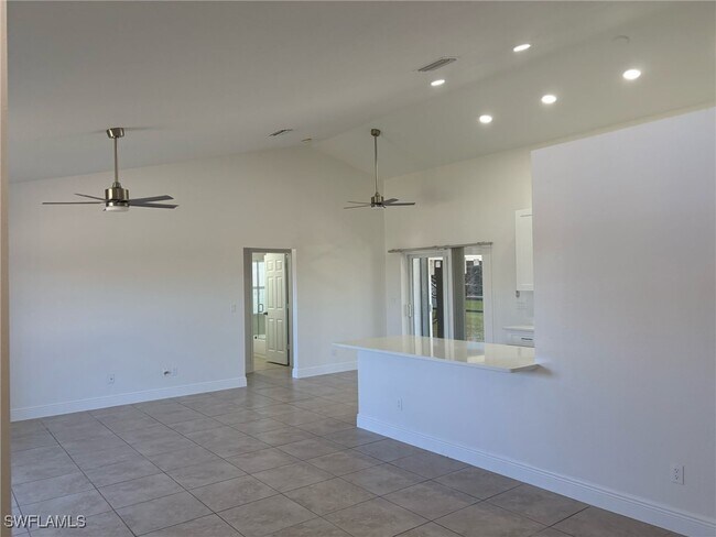 2602 SW 32nd St in Cape Coral, FL - Building Photo - Building Photo
