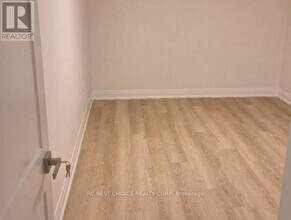 123 Enchanted Hills Crescent in Toronto, ON - Building Photo - Building Photo