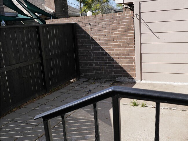 13840 Hollowgreen Dr in Houston, TX - Building Photo - Building Photo