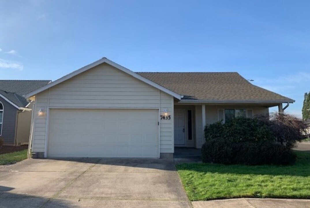 7435 Scott Pl NE in Keizer, OR - Building Photo