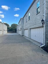 4001 Tanglewilde St in Houston, TX - Building Photo - Building Photo