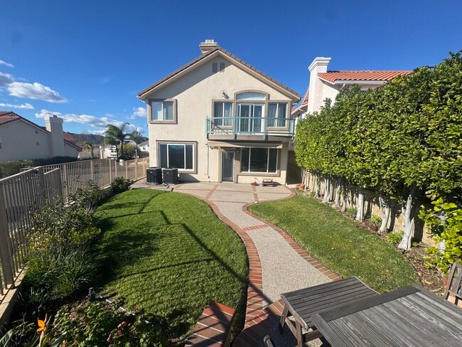 11956 Stone Gate Way in Porter Ranch, CA - Foto de edificio - Building Photo