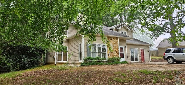 property at 125 Governors Ridge NW