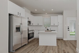 The Cottage Green - Baytown in Baytown, TX - Building Photo - Building Photo