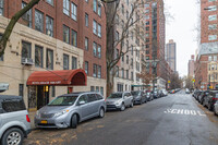 7 Gracie Sq in New York, NY - Foto de edificio - Building Photo