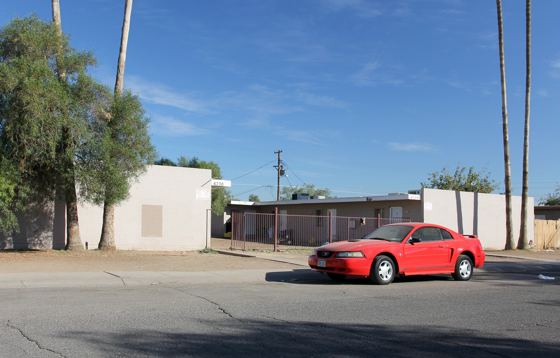 6724 W Palmaire Ave in Glendale, AZ - Building Photo