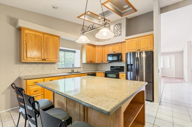 42307 61st St W in Quartz Hill, CA - Building Photo - Building Photo