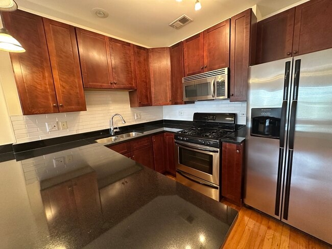 6309 N Albany Ave, Unit 3B in Chicago, IL - Building Photo - Building Photo