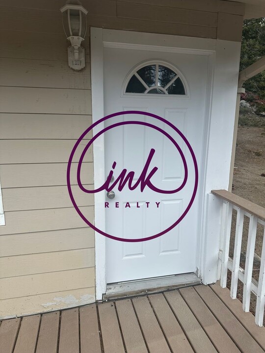 698 Tina Ct in Stateline, NV - Building Photo