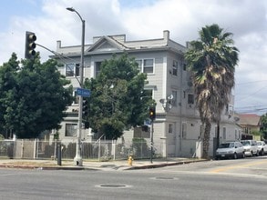 BEAUTIFUL DORMITORY STYLE HOUSING AVAILABLE in Los Angeles, CA - Foto de edificio - Building Photo