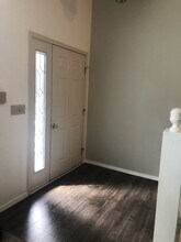530 NW Carolyn Ln, Unit A in Poulsbo, WA - Foto de edificio - Building Photo