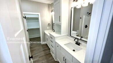 1103 S Pearl St in Independence, MO - Building Photo - Building Photo