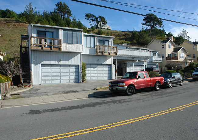 549 Monterey Rd in Pacifica, CA - Building Photo - Building Photo