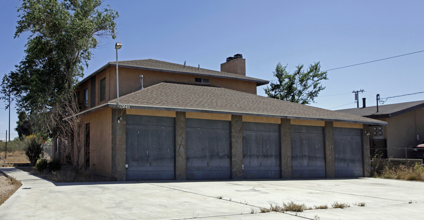 15845 Tokay St in Victorville, CA - Building Photo