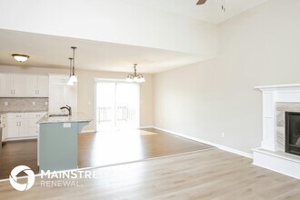 1404 Silhouette Dr in Kearney, MO - Foto de edificio - Building Photo