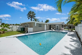 101 Diane Cir in Indialantic, FL - Building Photo - Building Photo