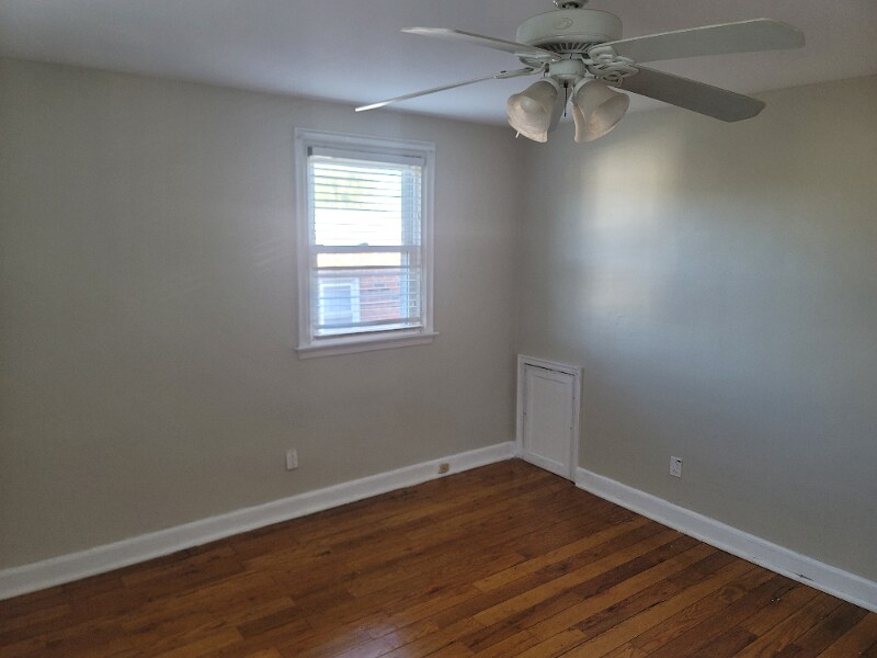 4044 Lasher Rd in Drexel Hill, PA - Foto de edificio