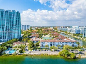 3145 NE 184th St, Unit 5102 in Aventura, FL - Foto de edificio - Building Photo