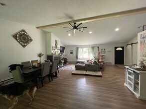 13565 140th Ave in Indianola, IA - Building Photo - Building Photo