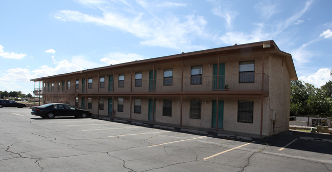 Single Tree Apartments in Las Cruces, NM - Building Photo - Building Photo