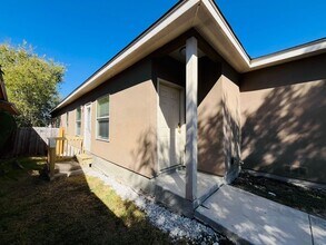 7379 Longing Trail in San Antonio, TX - Building Photo - Building Photo