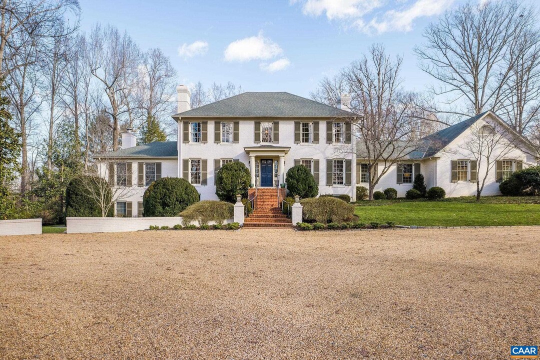 1125 Old Garth Rd in Charlottesville, VA - Foto de edificio