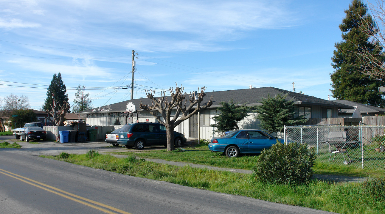 3171 Moorland Ave in Santa Rosa, CA - Foto de edificio