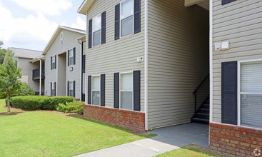 Wellington Manor Apartments in Alabaster, AL - Building Photo - Building Photo