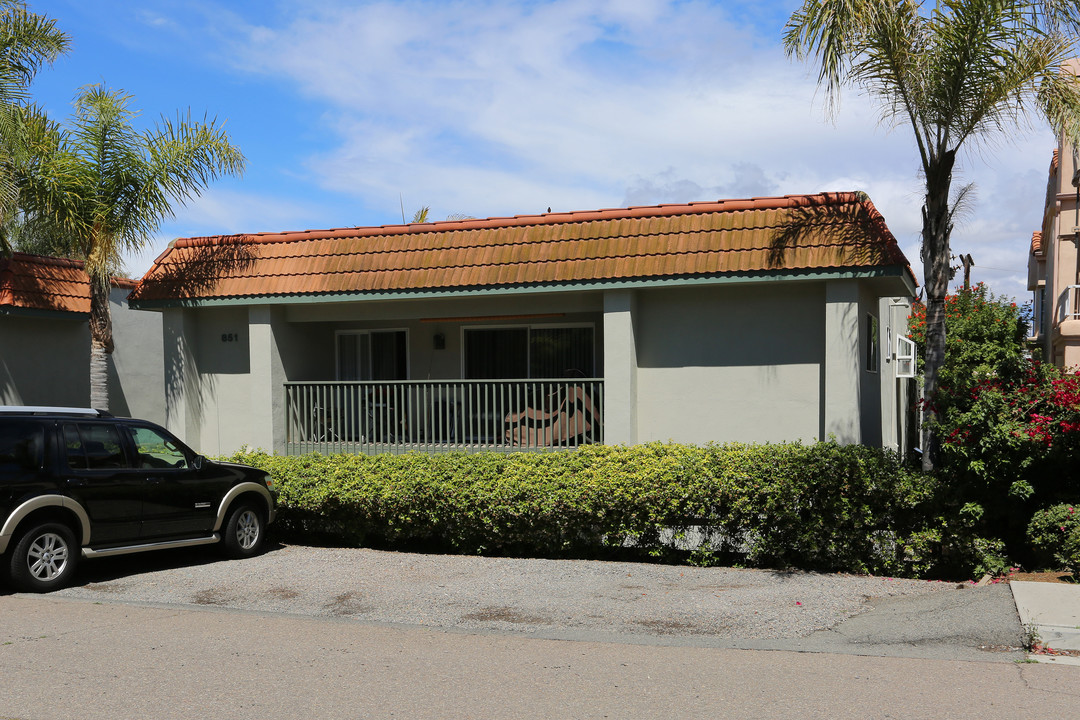 851 4th St in Encinitas, CA - Building Photo