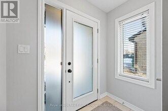 70 Hawkins Dr in Guelph, ON - Building Photo - Building Photo