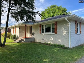 919 3rd Ave in Fayetteville, TN - Building Photo - Building Photo