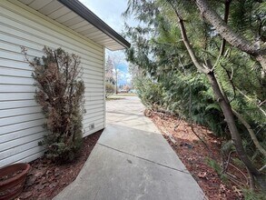 858 N Government Wy in Coeur d'Alene, ID - Building Photo - Building Photo