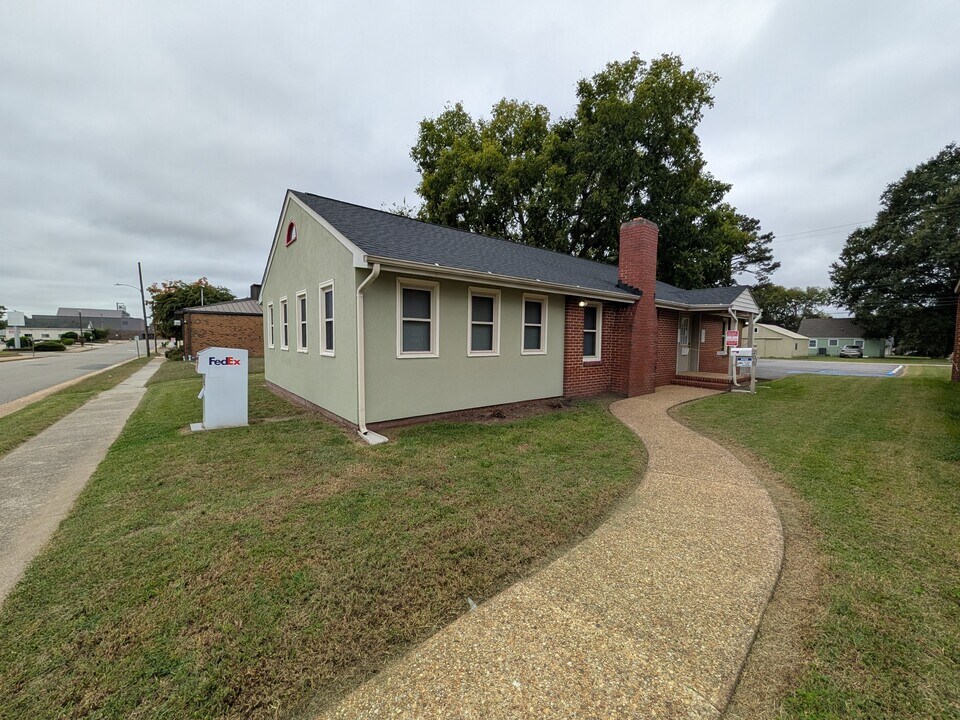 206 N 2nd Ave in Hopewell, VA - Building Photo