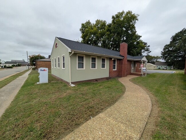 property at 206 N 2nd Ave