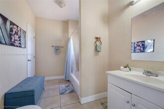 1678 SW 11th St in Miami, FL - Building Photo - Building Photo