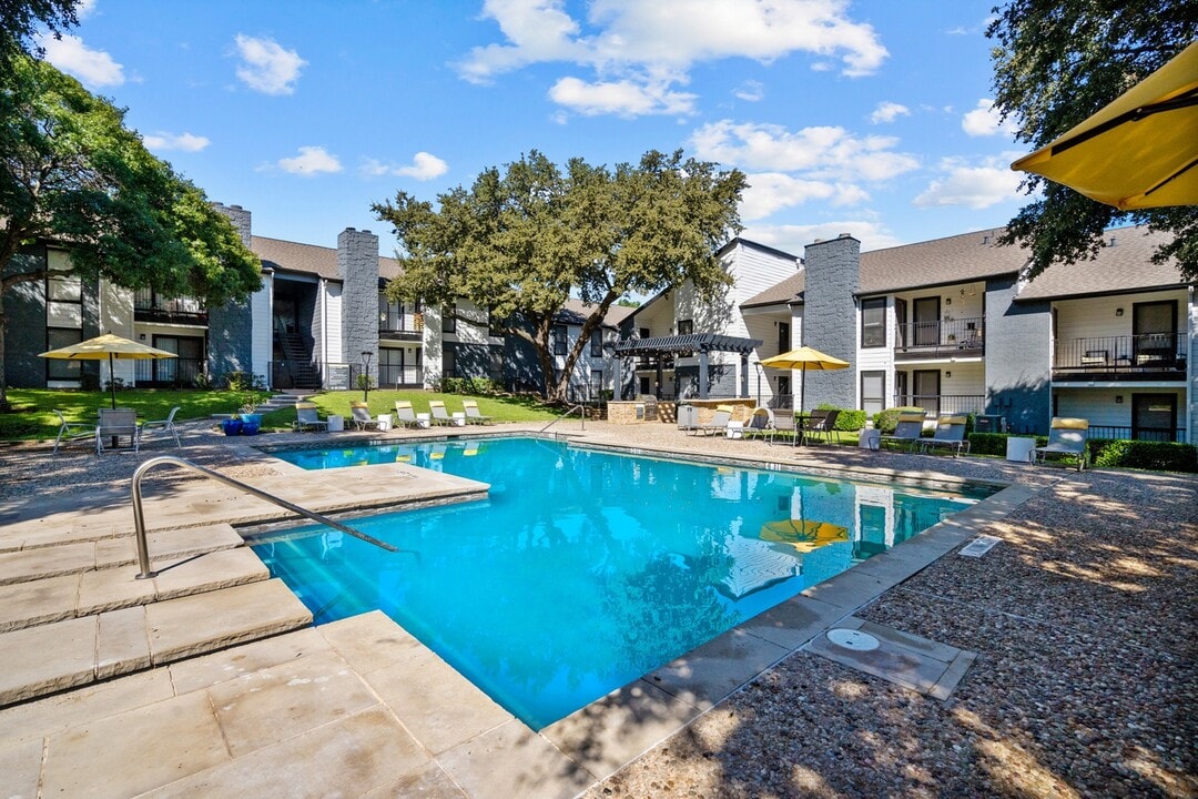 Retreat at River Ranch in Fort Worth, TX - Foto de edificio