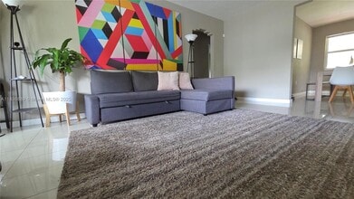 2462 SW 20th St in Miami, FL - Building Photo - Building Photo