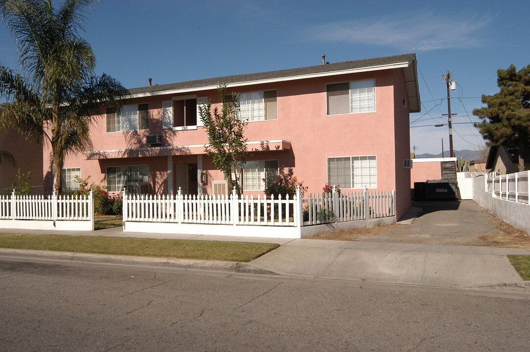 190 W South St in Rialto, CA - Building Photo