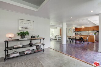 2246 Chelan Pl in Los Angeles, CA - Building Photo - Building Photo