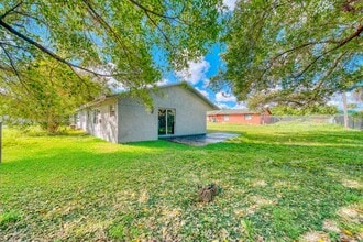 757 NW 95th Terrace in Miami, FL - Building Photo - Building Photo