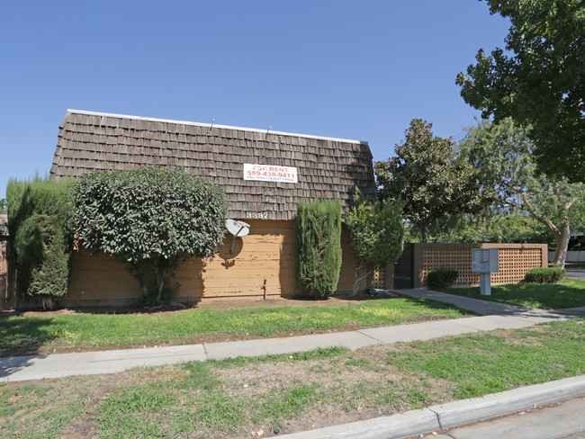 3397 E Fairmont Ave in Fresno, CA - Building Photo - Building Photo