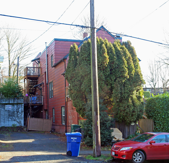 3818 Fremont Ave N in Seattle, WA - Building Photo - Building Photo